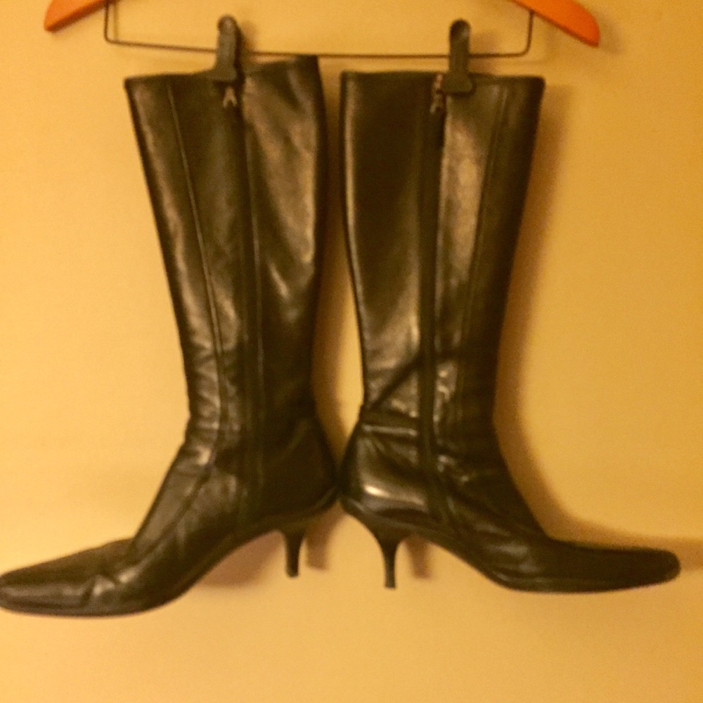 Prada boots - Picture 2 of 7